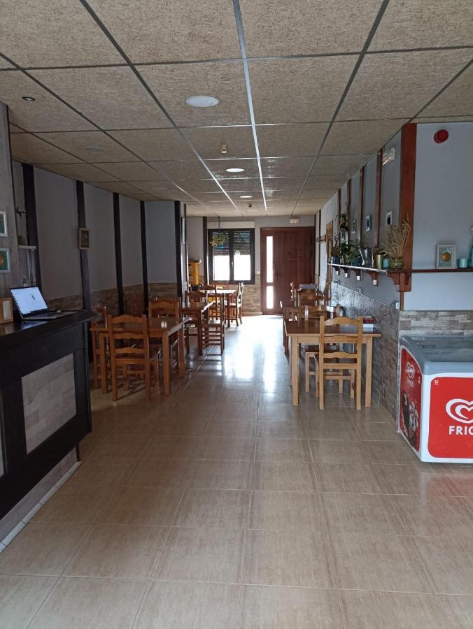 Taberna Albergue Municipal De Ages Extérieur photo